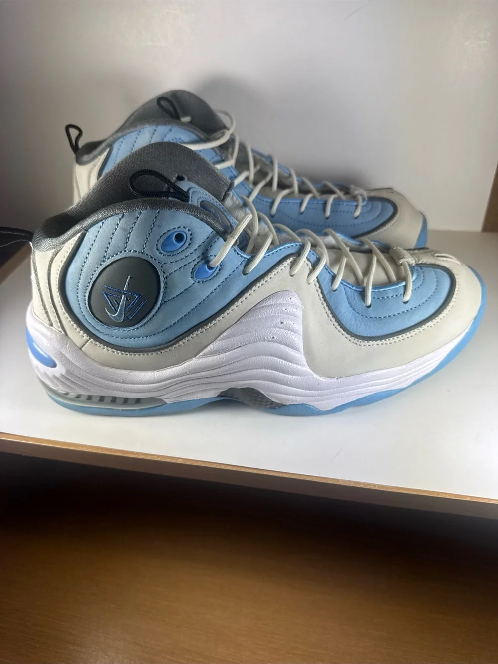 Nike Air Penny 2 Social Status Men’s Size 10.5 Blue and White Athletic Sneakers - Picture 9 of 12